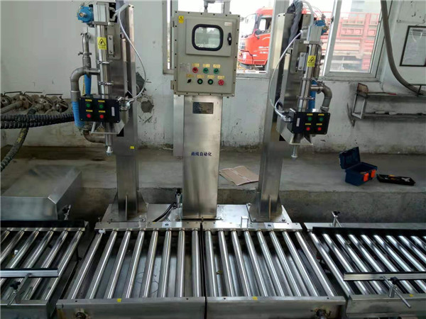 稱重液體灌裝機(jī) 稱重液體灌裝機(jī)
